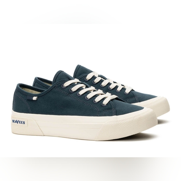 SeaVees Shoes - SEAVEES SeaChange LTT lace-to-toe sneakers in Deep Ocean, size 8